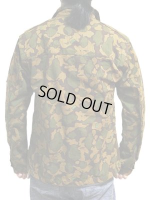 画像2: 【 SUGAR CANE×Mister Freedom（シュガーケン×ミスターフリーダム） 】 【 7.8oz. 】HBT EXPERIMENTAL CAMO EVAC JACKET [ SAIGON COWBOY ]