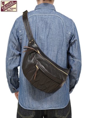 画像1: 【 Y'2 LEATHER（ワイツーレザー） 】　ステアハイドウエストバッグ　STEER HIDE WAIST BAG [ ANILINE STEER BLACK (茶芯) ] [ 牛革 ]