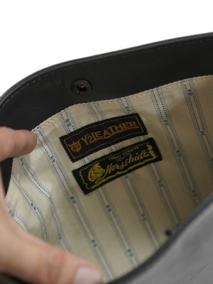 画像4: 【 Y'2 LEATHER（ワイツーレザー） 】　ホースハイドサコッシュ [ Natural Scar Horse ] [ 馬革 ] [ GRAY ] 【 メール便可 】