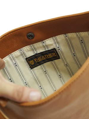 画像4: 【 Y'2 LEATHER（ワイツーレザー） 】　ステアハイドサコッシュ [ Natural Scar Steer ] [ 牛革 ] [ CAMEL ] 【 メール便可 】