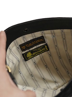 画像4: 【 Y'2 LEATHER（ワイツーレザー） 】　ホースハイドサコッシュ [ Natural Scar Horse Roughout ] [ 馬革 ] [ BLACK ] 【 メール便可 】