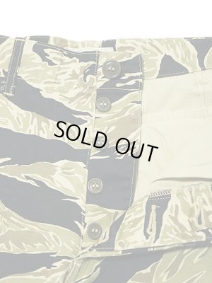 画像5: 【 BUZZ RICKSON'S（バズリクソンズ） 】　GOLD TIGER PATTERN SHORTS　[ CARGO SHORTS ]