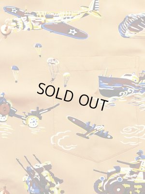 画像4: 【 SUN SURF SPECIAL EDITION（サンサーフスペシャルエディション） 】半袖アロハシャツ S/S  ALOHA SHIRT [ TURN INTO THE WAR ] 【 OAHU GARMENT CO. 】