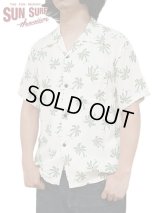 【 SUN SURF（サンサーフ） 】　半袖アロハシャツ　S/S HAWAIIAN SHIRT　[ SCATTERED PALMTREE ]　[ OFF WHITE ]