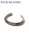 【 Whlie Secatero（ワイリー セカテロ） 】ナバホシルバーバングル [ NAVAJO JEWELRY ] 【 メール便可 】