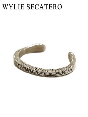画像1: 【 Whlie Secatero（ワイリー セカテロ） 】ナバホシルバーバングル [ NAVAJO JEWELRY ] 【 メール便可 】