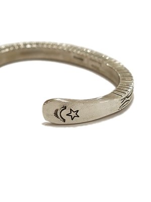 画像4: 【 Whlie Secatero（ワイリー セカテロ） 】ナバホシルバーバングル [ NAVAJO JEWELRY ] 【 メール便可 】