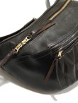 画像4: 【 Y'2 LEATHER（ワイツーレザー） 】　ステアハイドウエストバッグ　STEER HIDE WAIST BAG [ ANILINE STEER BLACK (茶芯) ] [ 牛革 ]