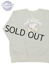 画像: 【 BUZZ RICKSON'S × PEANUTS（バズリクソンズ × ピーナッツ） 】 スヌーピーセットインクルースウェット SNOOPY SET-IN CREW SWEAT [ AIR BORNE ] [ OLIVE ]