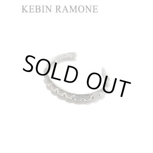 画像: 【 Indian Jewelry（インディアン ジュエリー） 】 ナバホシルバーバングル [ Kevin Ramone ( ケヴィンラモーン )]