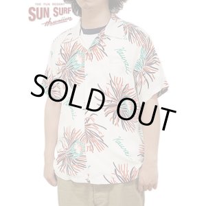 画像: 【 SUN SURF（サンサーフ） 】 半袖アロハシャツ S/S HAWAIIAN SHIRT [ ISLAND BLOOM ] [ OFF WHITE ]