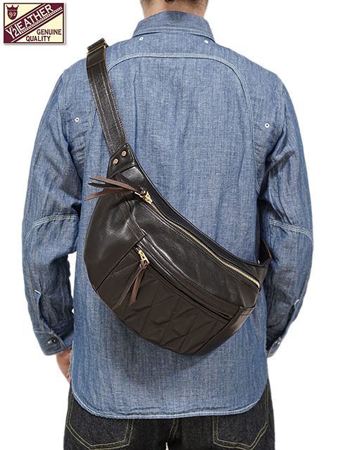 画像1: 【 Y'2 LEATHER（ワイツーレザー） 】　ステアハイドウエストバッグ　STEER HIDE WAIST BAG [ ANILINE STEER BLACK (茶芯) ] [ 牛革 ]