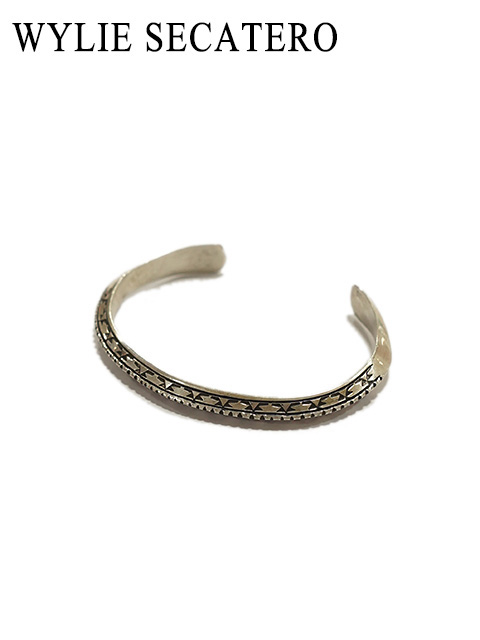 画像1: 【 Whlie Secatero（ワイリー セカテロ） 】ナバホシルバーバングル [ NAVAJO JEWELRY ] 【 メール便可 】